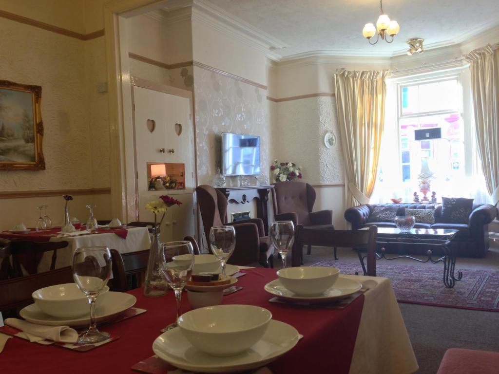 Wilsons Hotel - Blackpool Tower View Extérieur photo